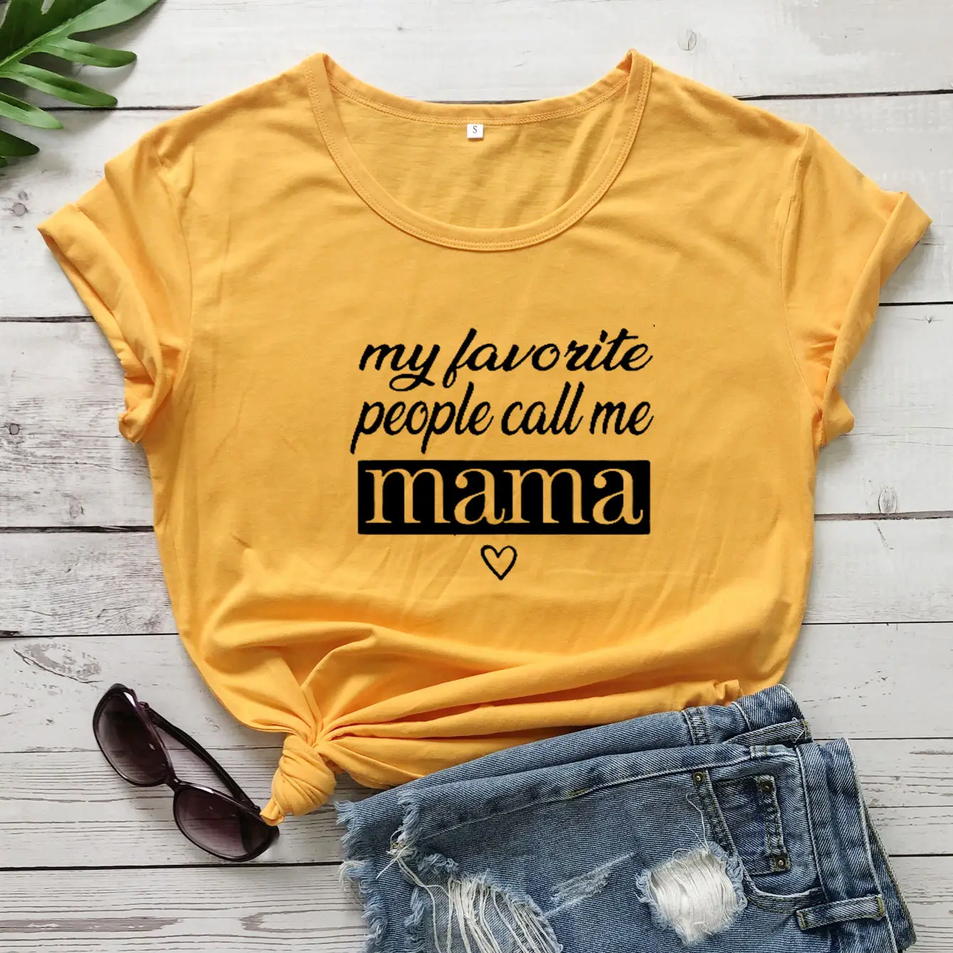 Pink T-Shirt with "My Favorite People Call Me Mama" Design - Image 5