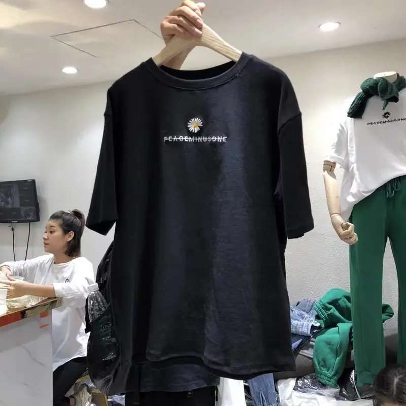 Women 2025 Korean Style Black T-Shirt with Chrysanthemum Embroidery — feature 4