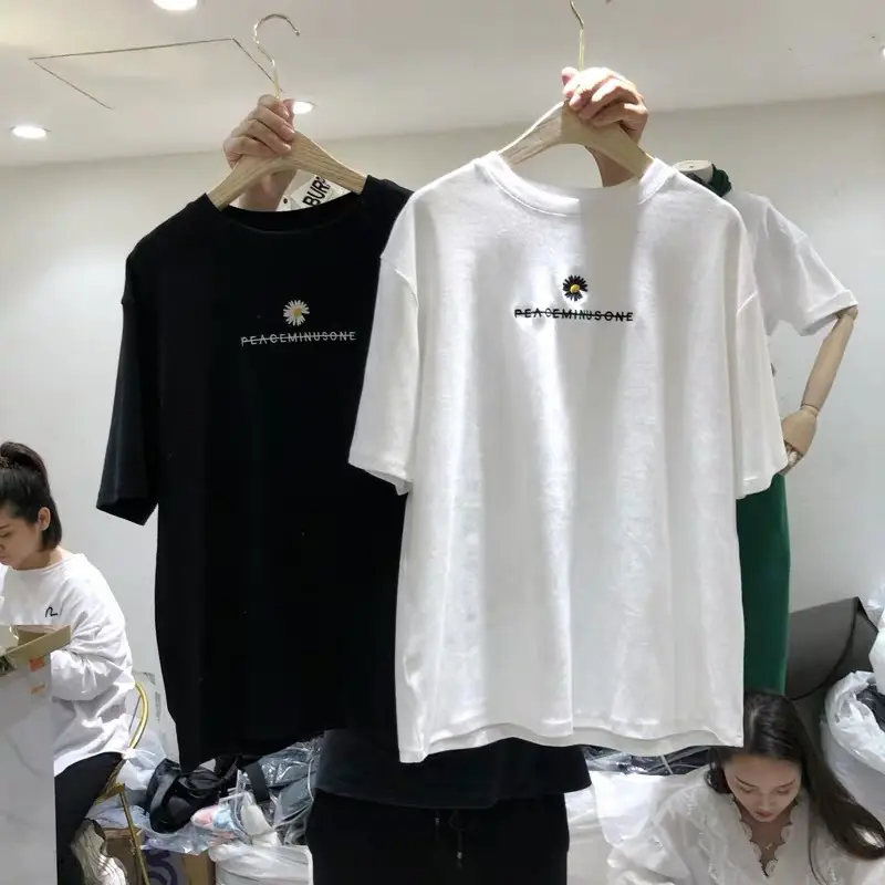 Women 2025 Korean Style Black T-Shirt with Chrysanthemum Embroidery — feature 7