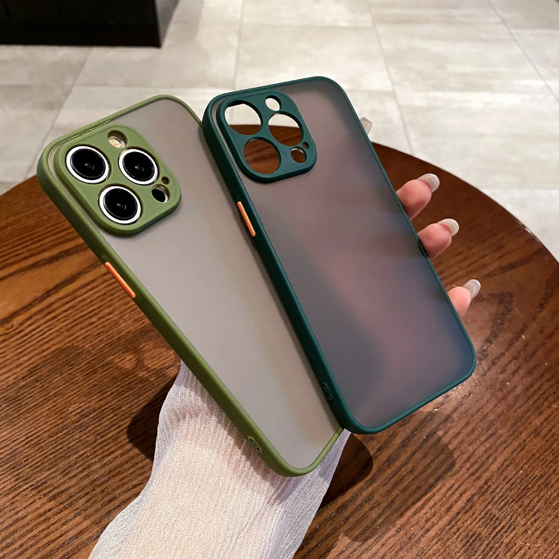 iPhone 16 Frosted Skin Sense Eye Protection Case — feature 9