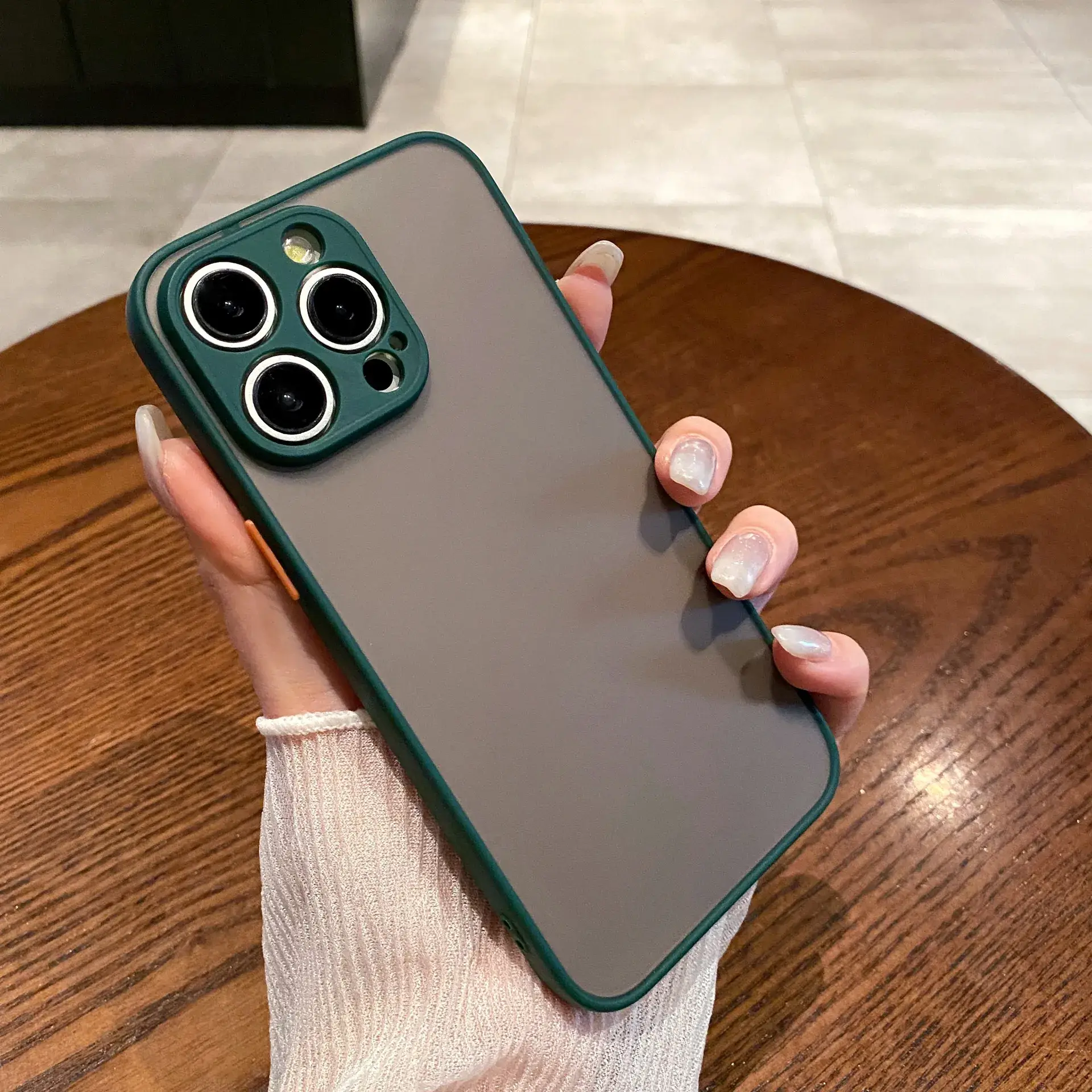 iPhone 16 Frosted Skin Sense Eye Protection Case - Image 4