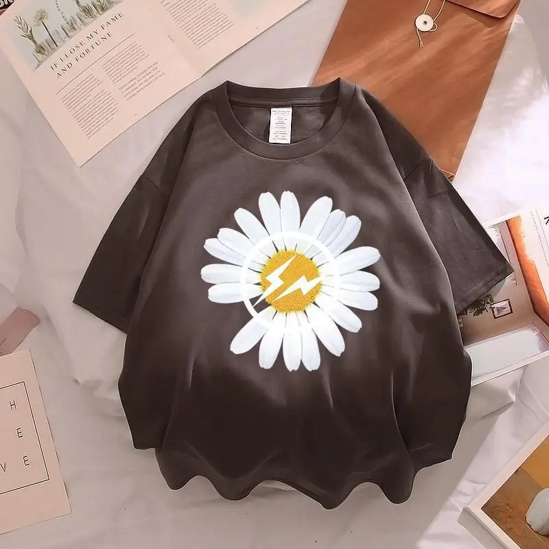 Men's Korean Style Daisy Print T-Shirt Brown - Image 5