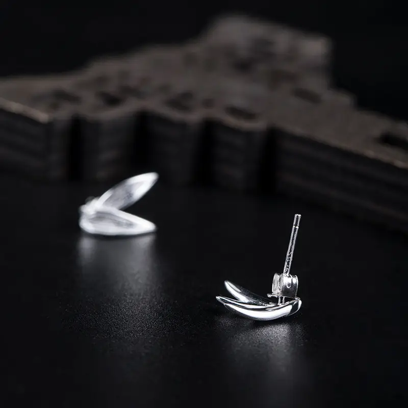 Vintage Bamboo Leaf Earrings for Women S925 Silver - Image 2