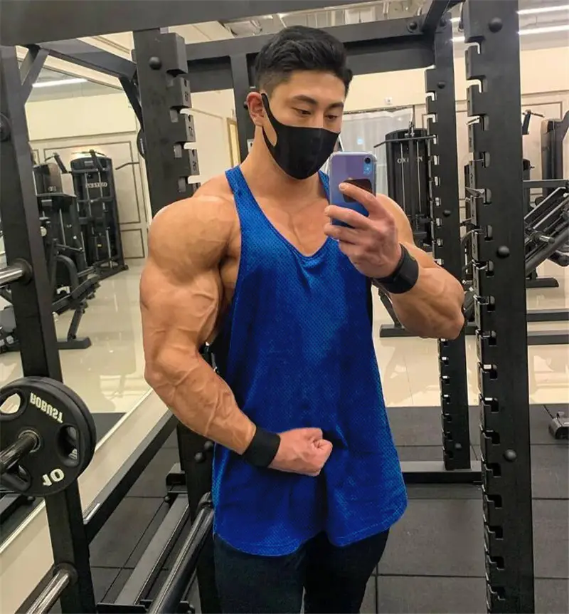 Muscle Men's Red Mesh Sleeveless Vest - Image 10
