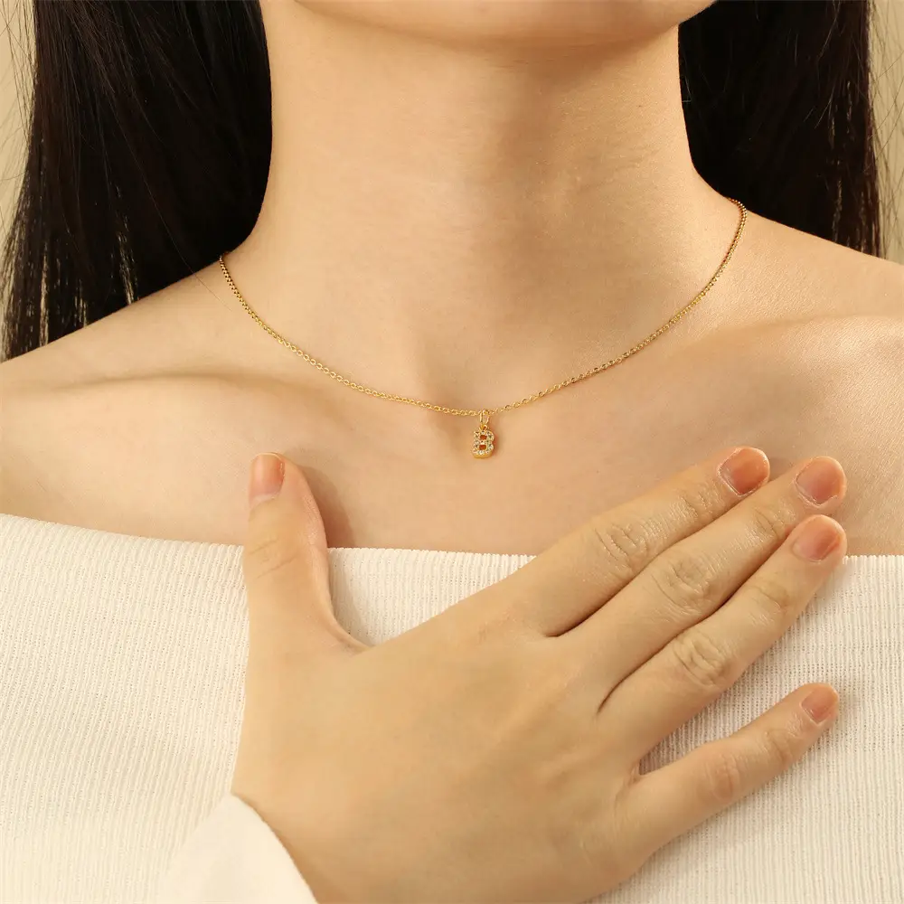 Gold Dollar S-Necklace with Diamond Clavicle