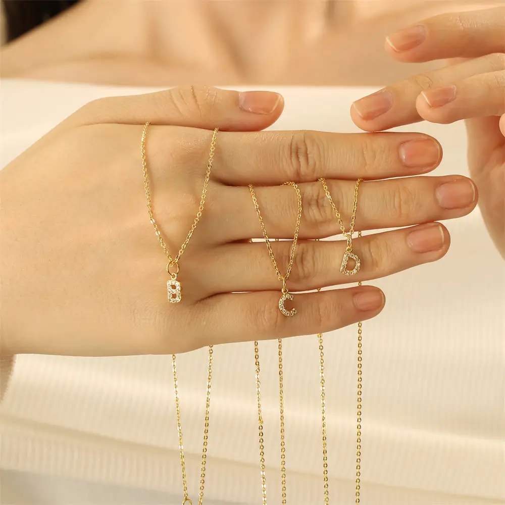Gold Dollar S-Necklace with Diamond Clavicle