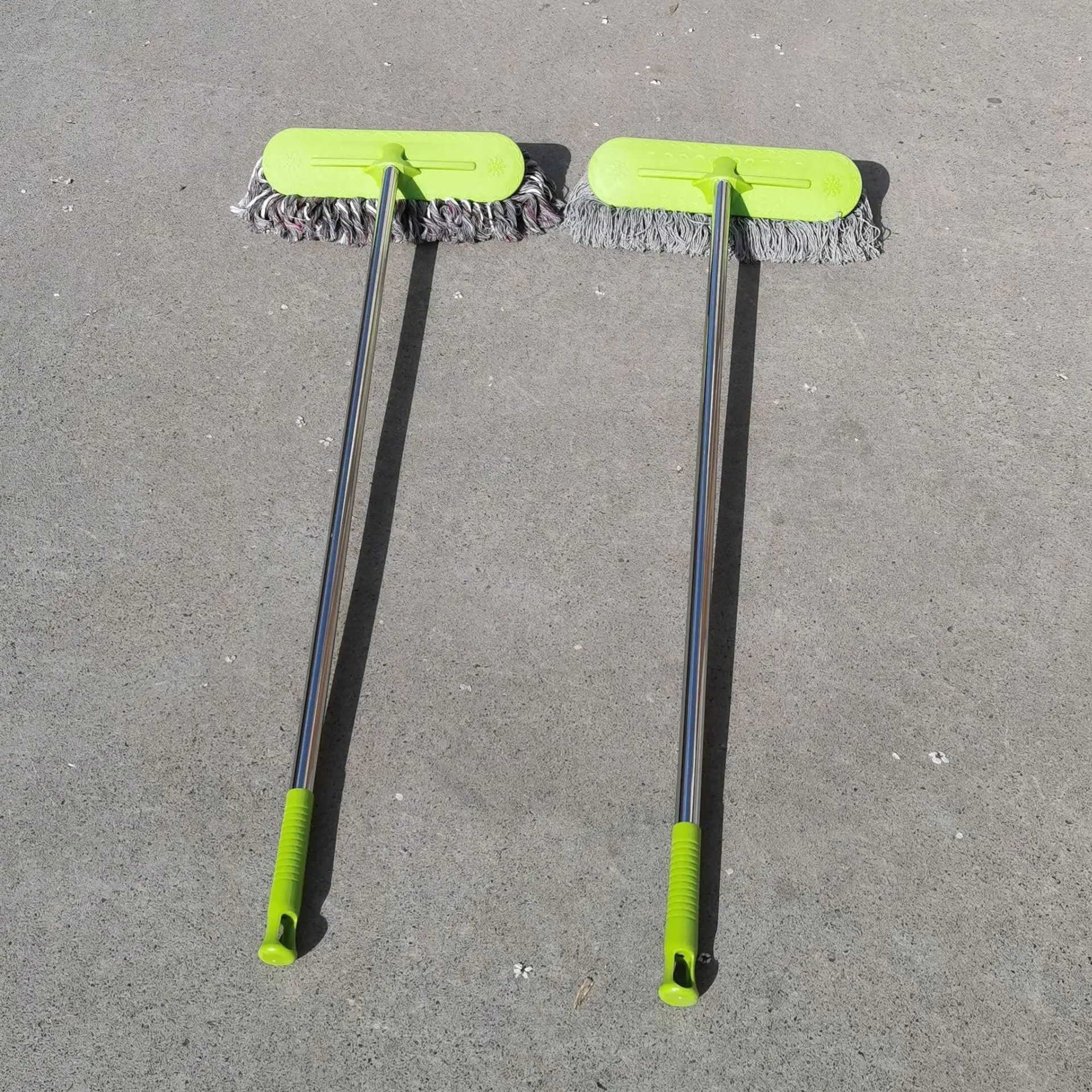 Snowtail Folding Mop with 360 Rotation Head - Image 6