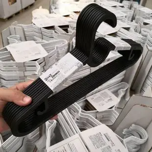 Wide Shoulder Plastic Water Bottle Hangers — feature 10