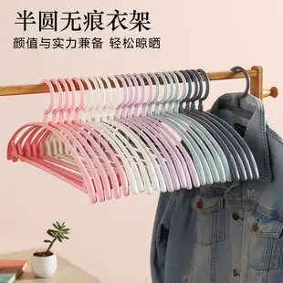 Wide Shoulder Plastic Water Bottle Hangers — feature 14