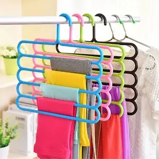 Wide Shoulder Plastic Water Bottle Hangers — feature 2