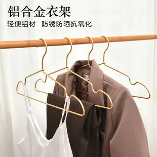 Wide Shoulder Plastic Water Bottle Hangers — feature 50