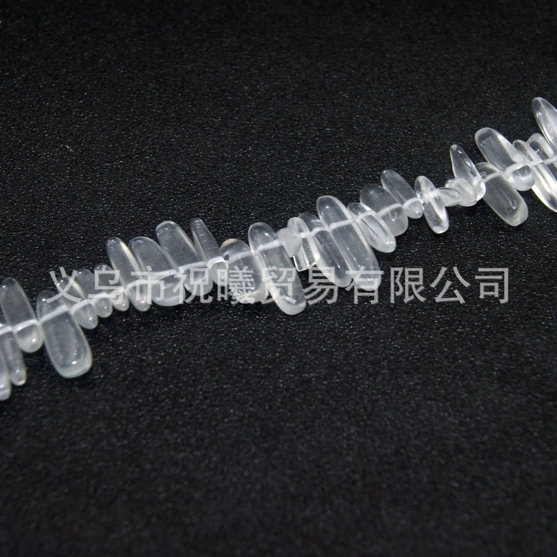 Irregular Natural Crystal Tooth Gravel Medium Hole - Image 29