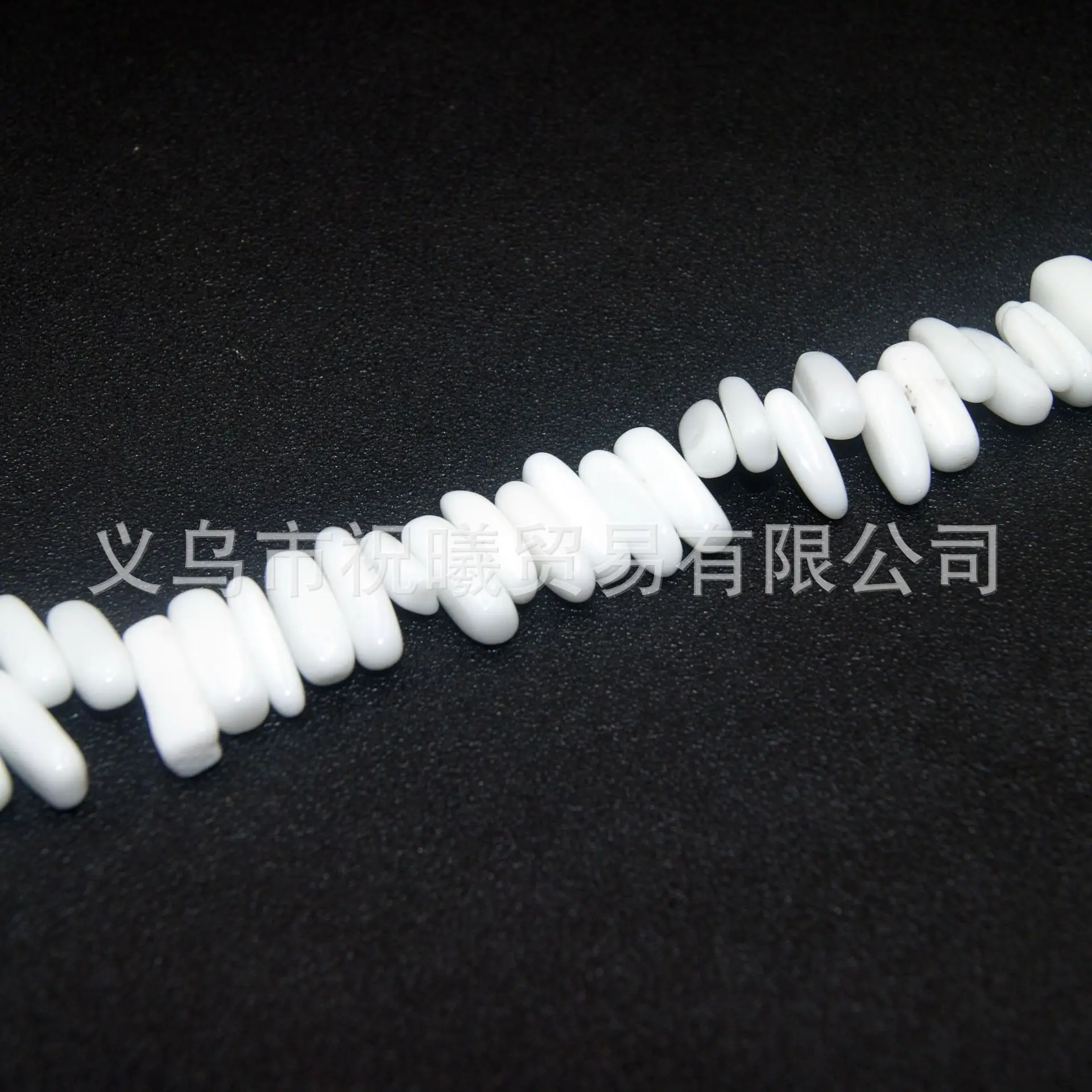 Irregular Natural Crystal Tooth Gravel Medium Hole - Image 30
