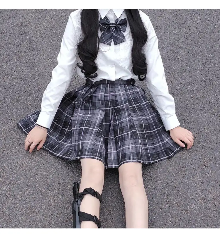 Japanese College Plaid Skirt Mountain Blowing Gentle One-Dao