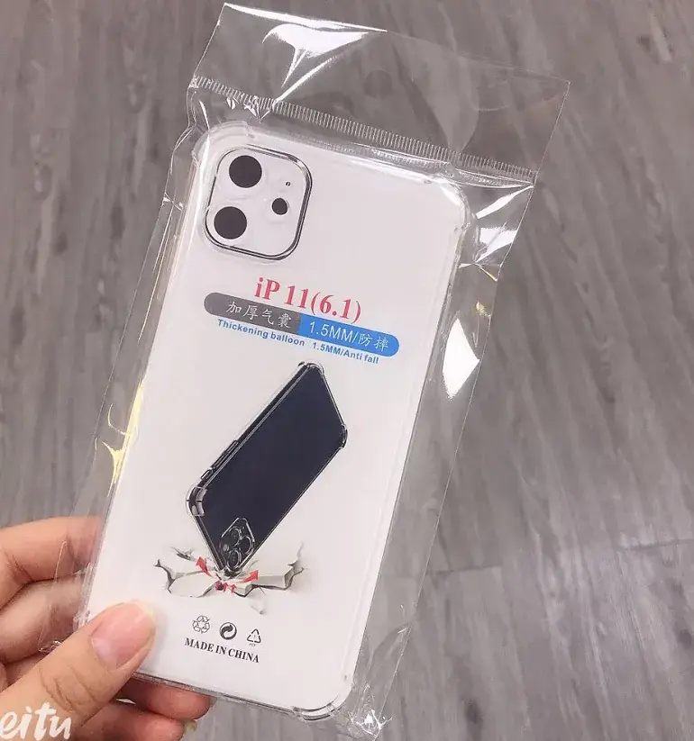Transparent iPhone 15 Pro Max Protective Case with Drop Protection - Image 3