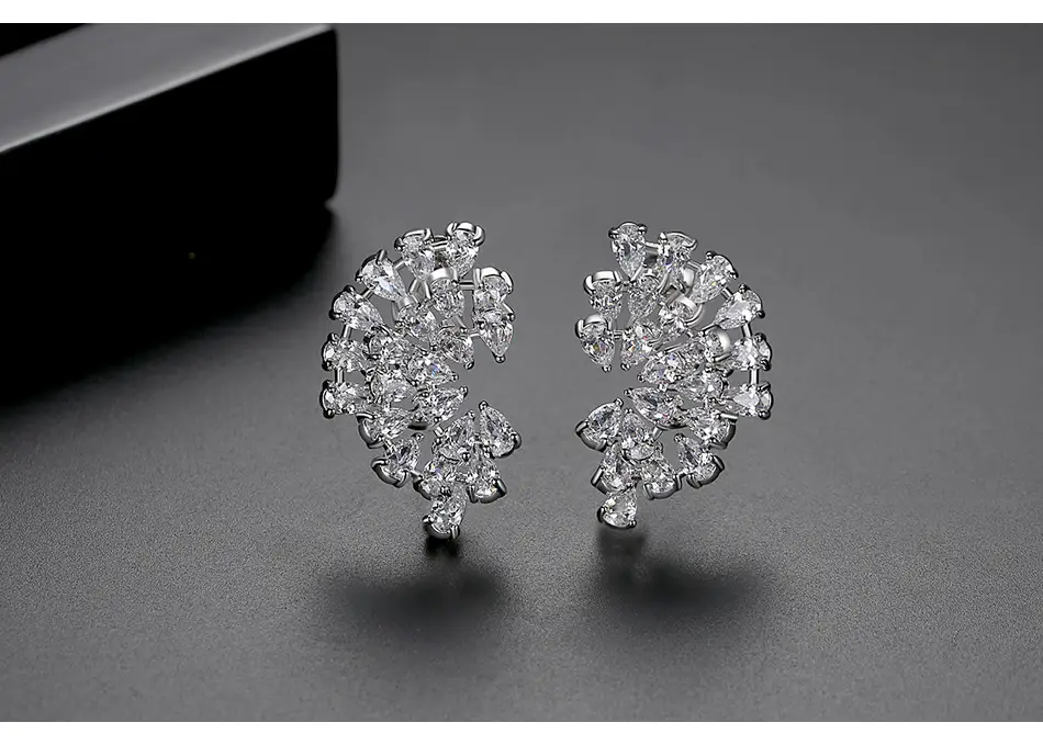 Jinse Zircon Earrings Red White Gradient Korean Style — feature 5