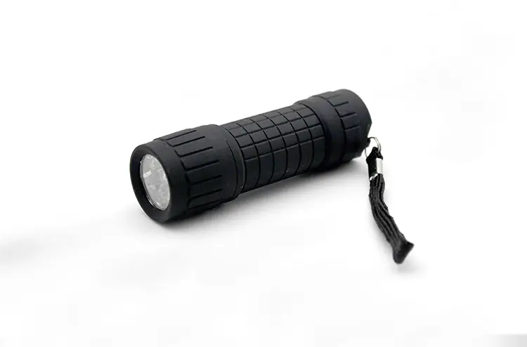 Outdoor LED Flashlight Yellow Dry Battery Portable — feature 18