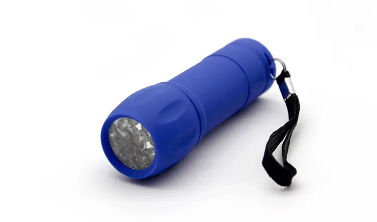 Outdoor LED Flashlight Yellow Dry Battery Portable — feature 20