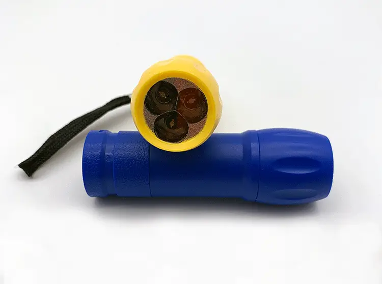 Outdoor LED Flashlight Yellow Dry Battery Portable — feature 23