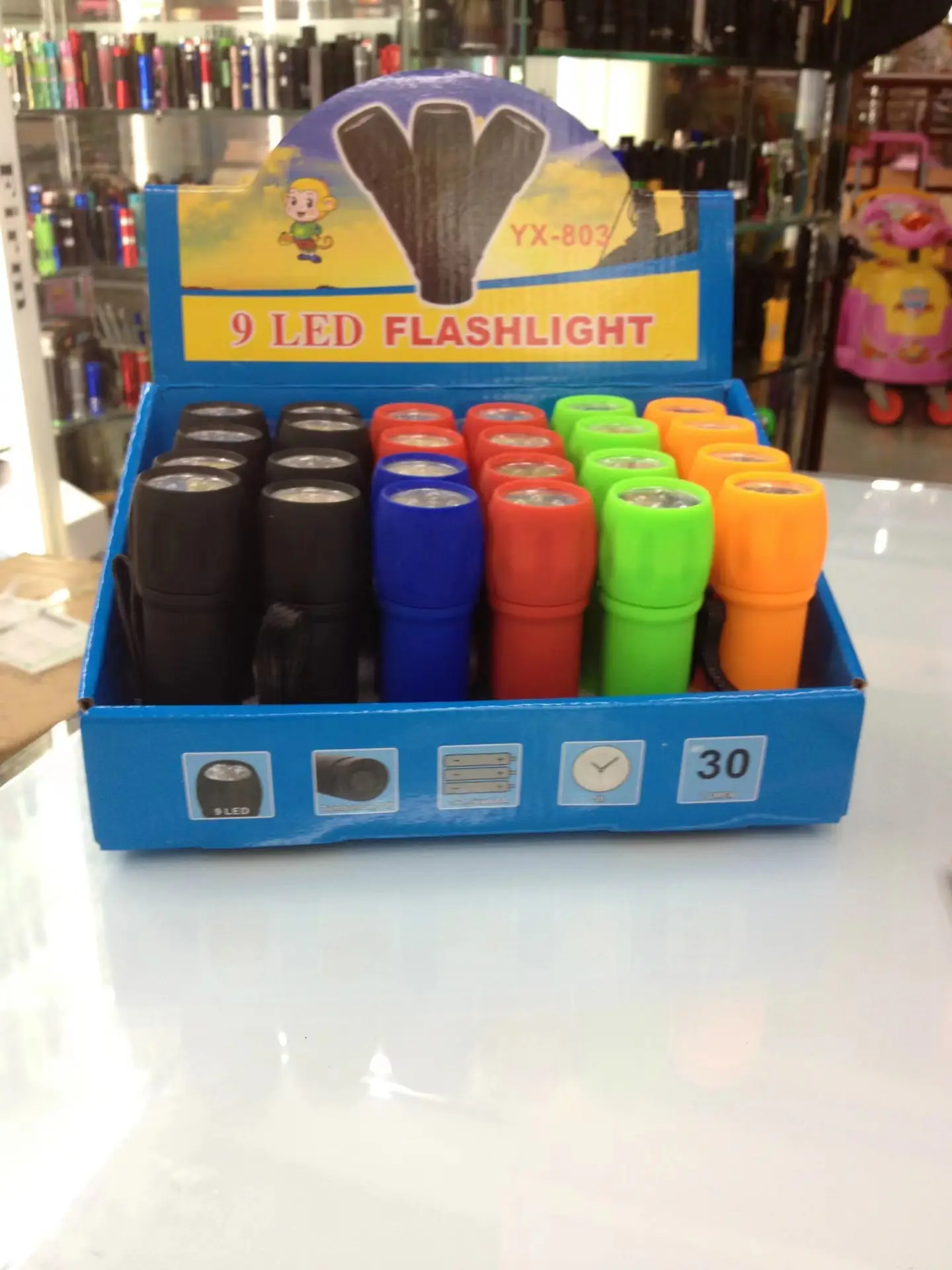 Outdoor LED Flashlight Yellow Dry Battery Portable — feature 25