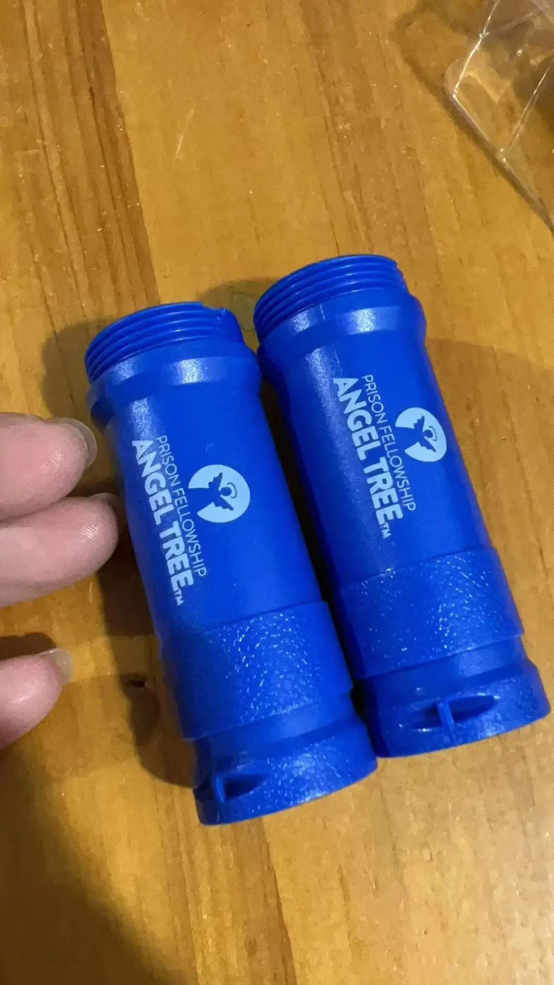 Outdoor LED Flashlight Yellow Dry Battery Portable — feature 4