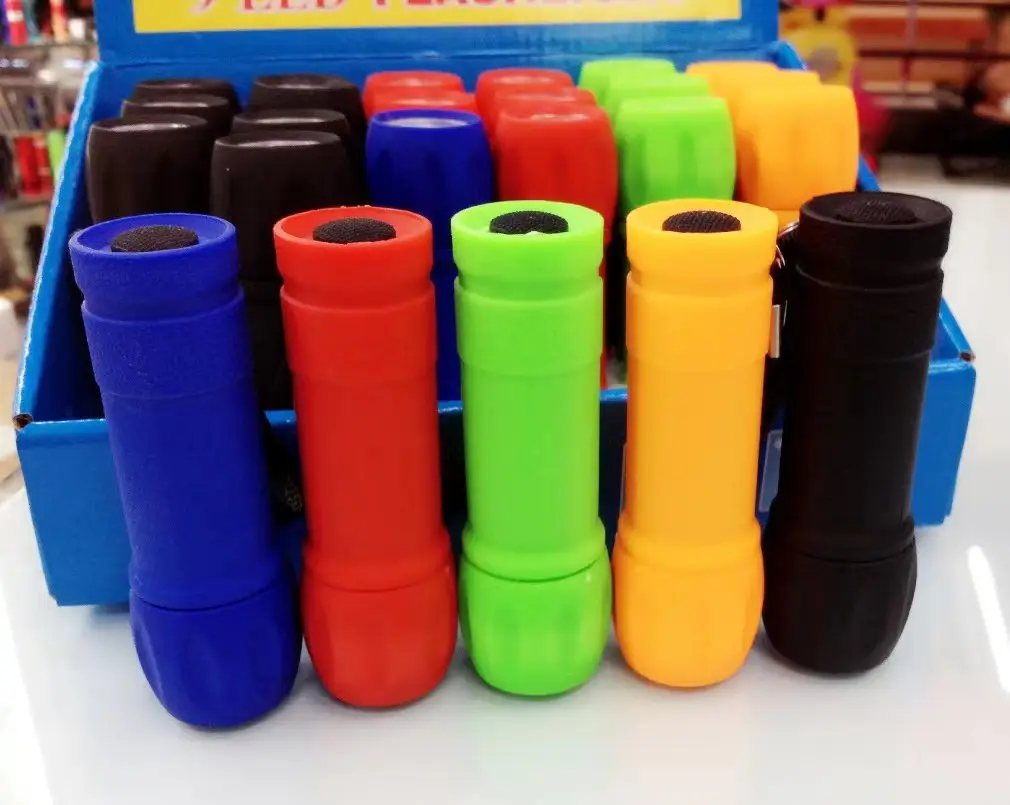 Outdoor LED Flashlight Yellow Dry Battery Portable — feature 9
