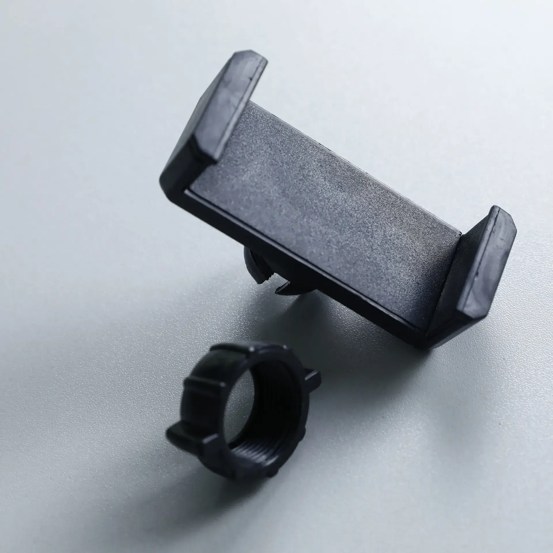 Universal Phone Clip Holder for Live Streaming & Gadget Storage - Image 9