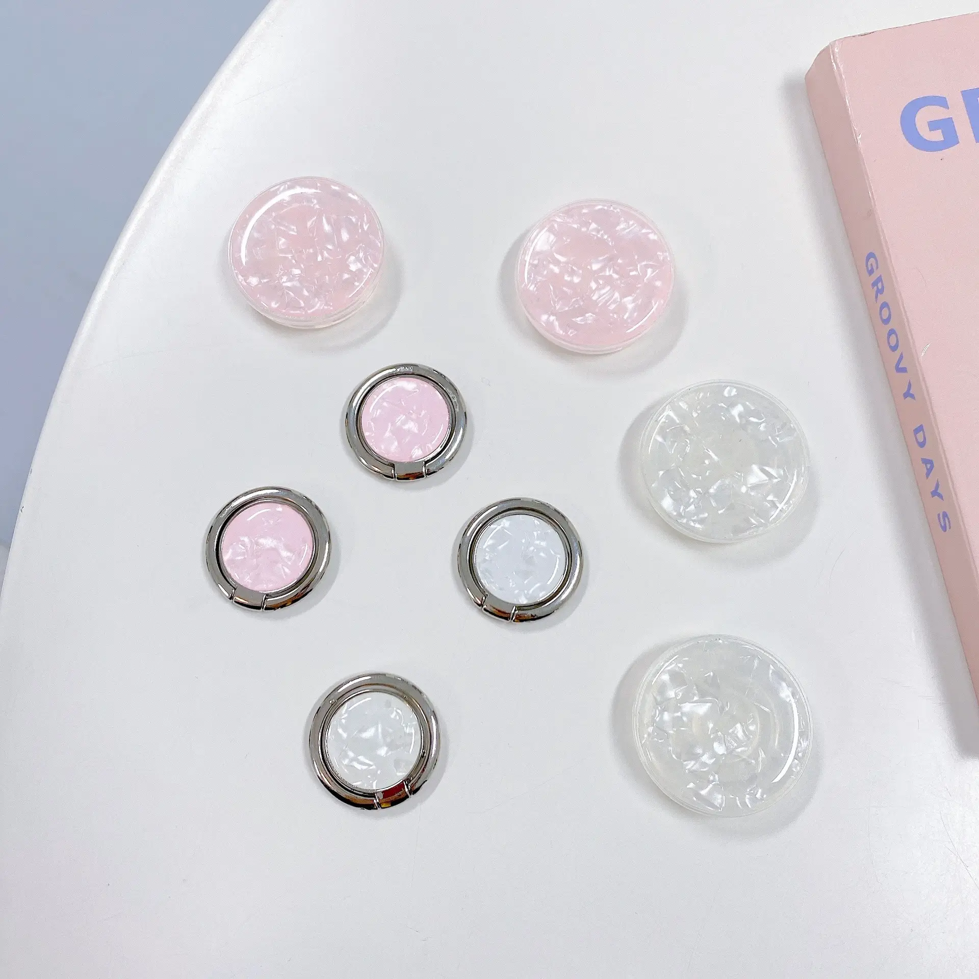 Glitter Ring with 360 Rotation & Sparkle Design — feature 3