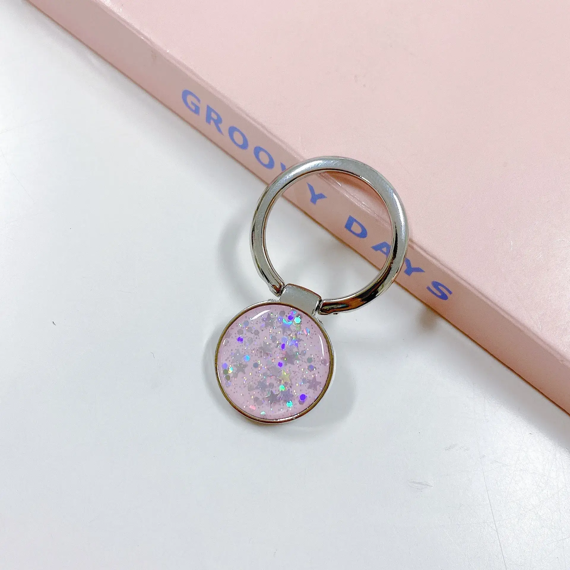 Glitter Ring with 360 Rotation & Sparkle Design - Image 4