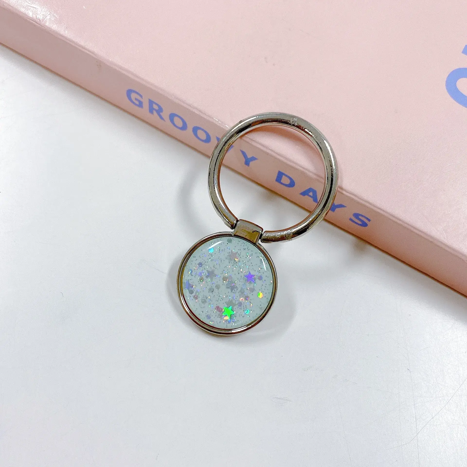 Glitter Ring with 360 Rotation & Sparkle Design - Image 7