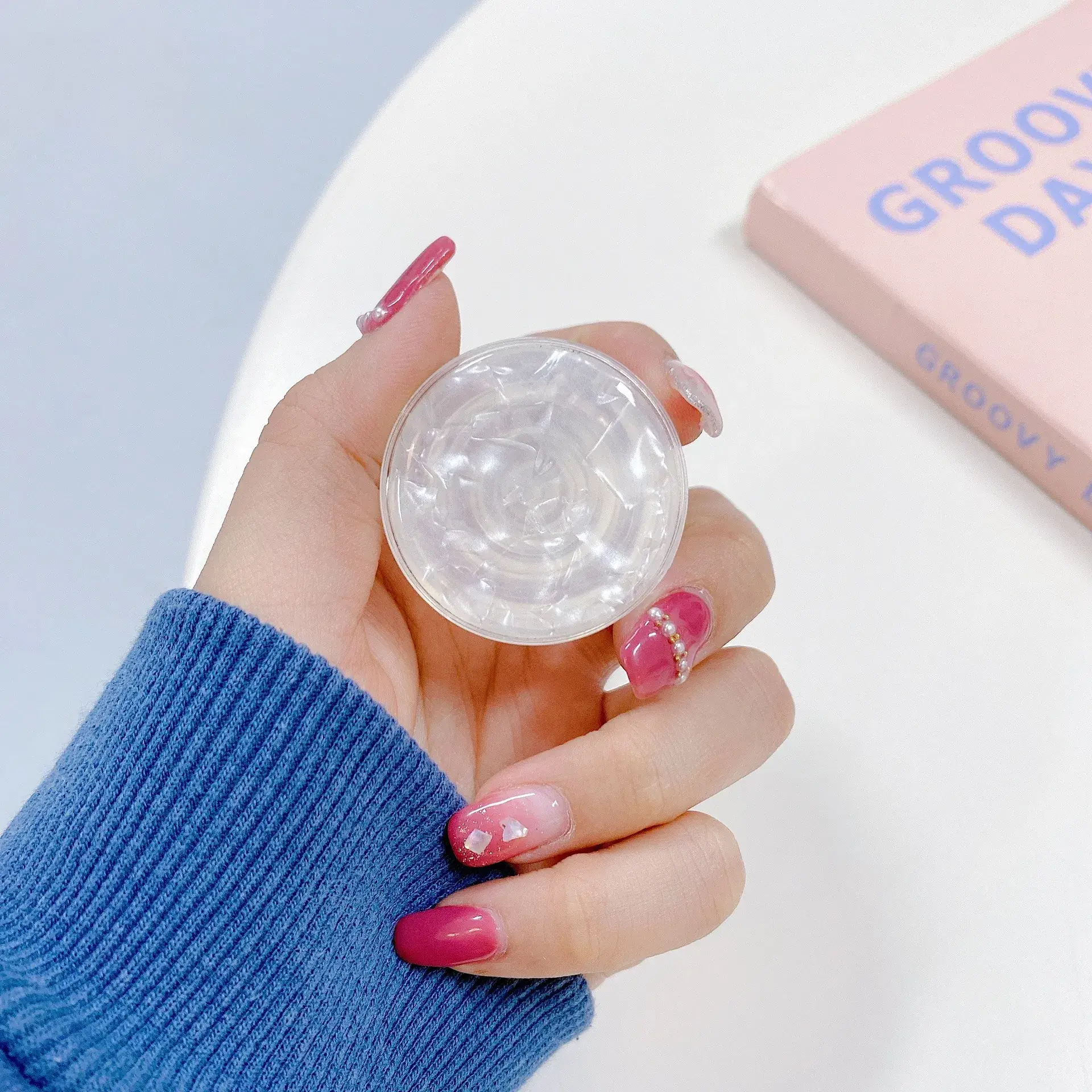 Glitter Ring with 360 Rotation & Sparkle Design - Image 9