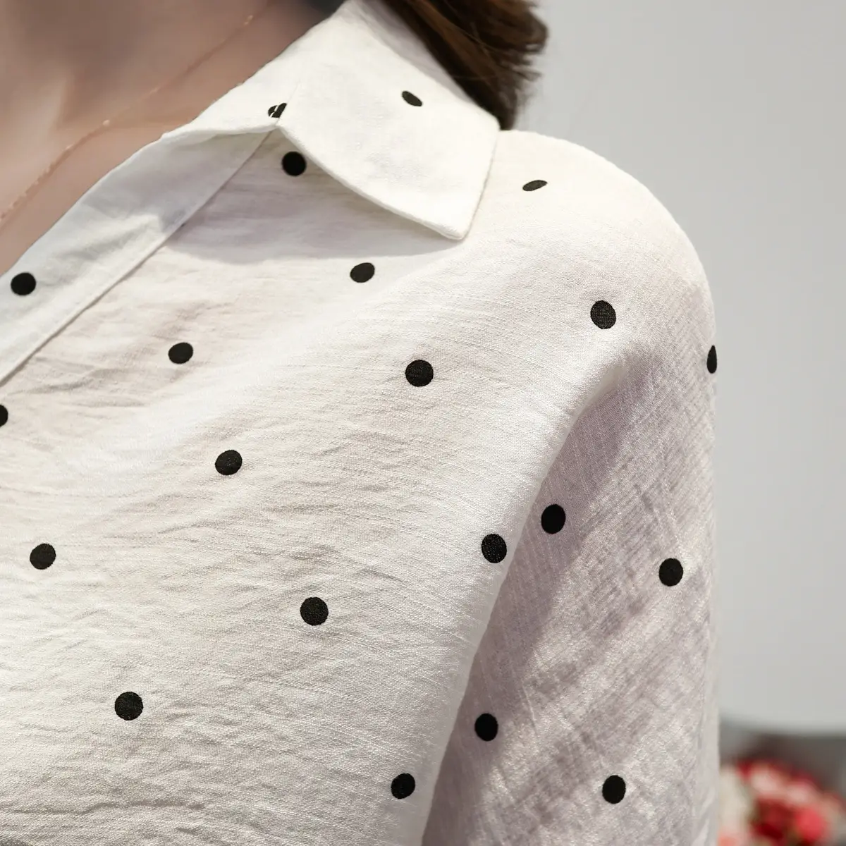 Women Korean Style White Polka Dot Shirt Mid Sleeve Loose Casual Cotton Linen V Neck — feature 15