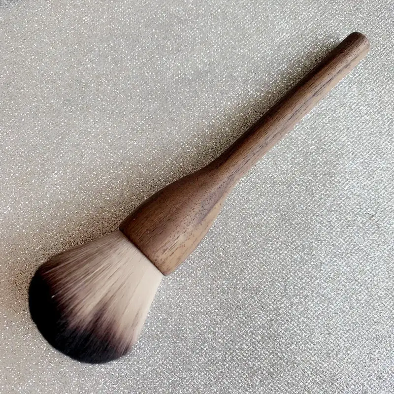 Wooden Vintage Makeup Brushes Set of 4 - Image 2