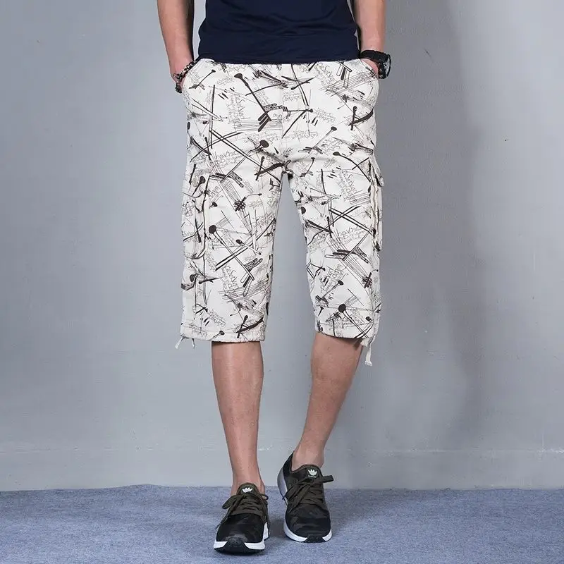 Men's Grey Camo Capri Shorts with Multi-Pockets - Image 4