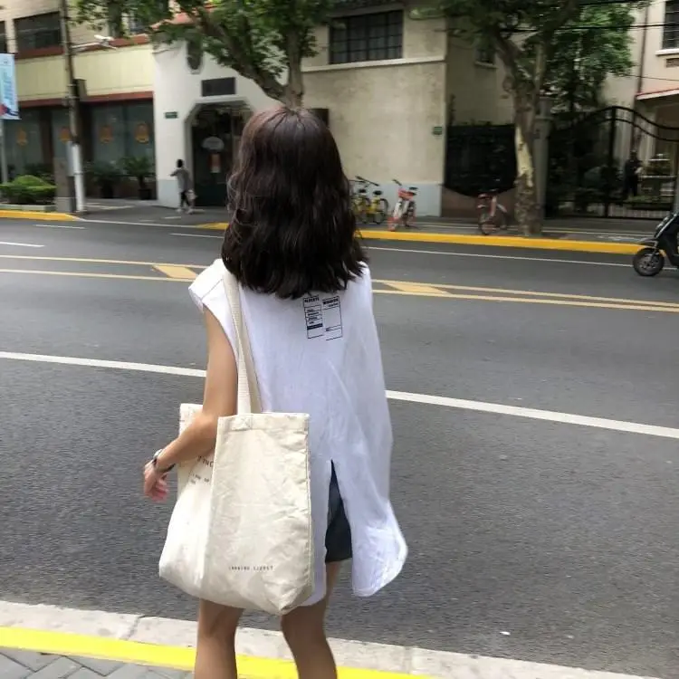 2025 Summer Women's Sleeveless Tank Top with Back Slit & Letter Print — feature 13