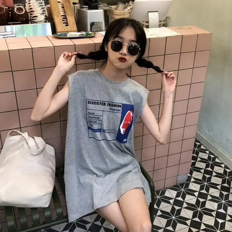 2025 Summer Women's Sleeveless Tank Top with Back Slit & Letter Print — feature 5
