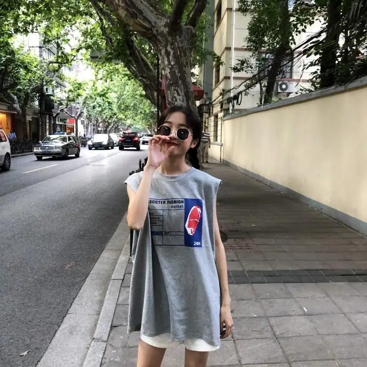 2025 Summer Women's Sleeveless Tank Top with Back Slit & Letter Print — feature 6