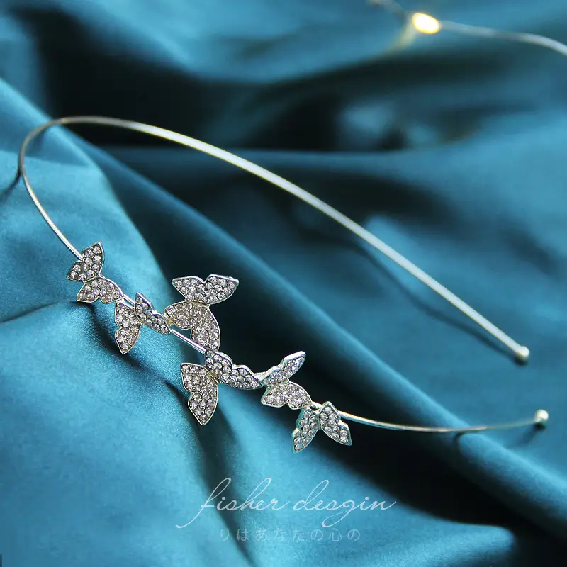 Japanese Style Sparkling Butterfly Hairpin Clip with Diamonds - Image 2
