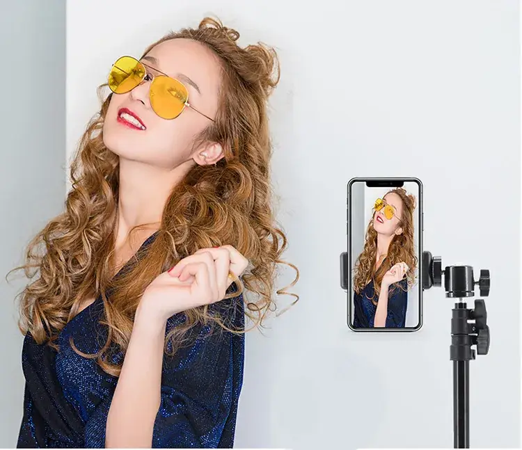 Vibrato Photo Tripod with Fill Light for Live Broadcast & Selfie — feature 14
