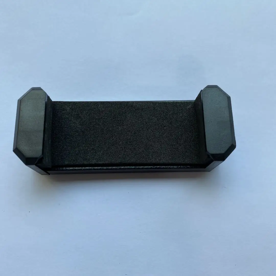Light Phone Clip E-Shaped Dual Hole Mount Tripod Fixing Clip — feature 2