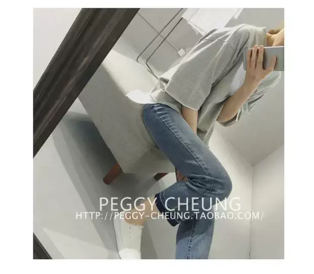 Women's Black Loose Fit T-Shirt with White Underlayer & Knee-Length Pants — feature 4