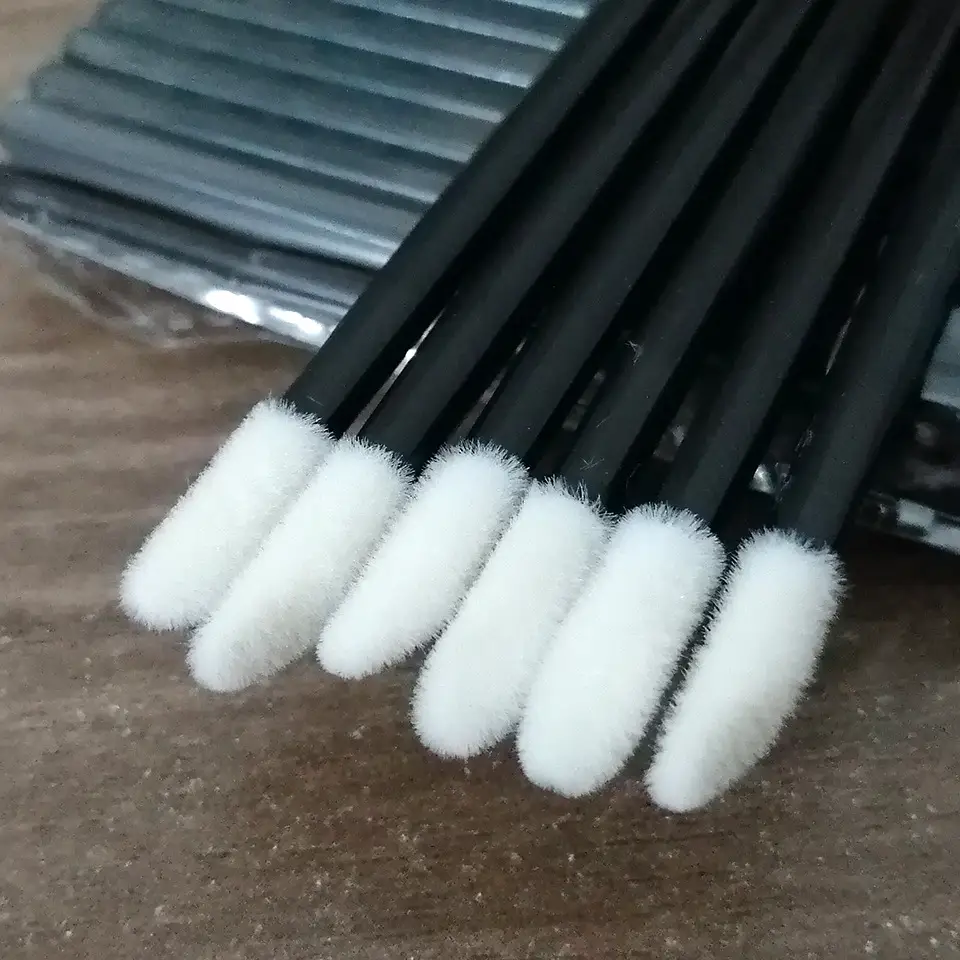 Portable Lip Gloss Brush Stick for Makeup Beauty Tools - Image 2