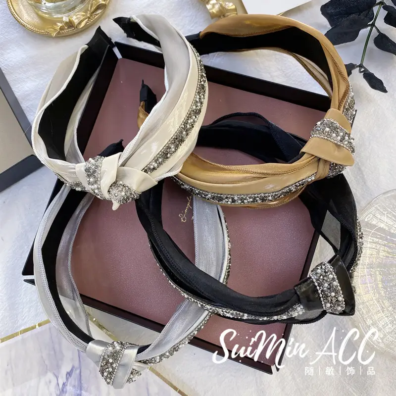 Black Diamond Knotted Headband with Wide Bristle - Image 5