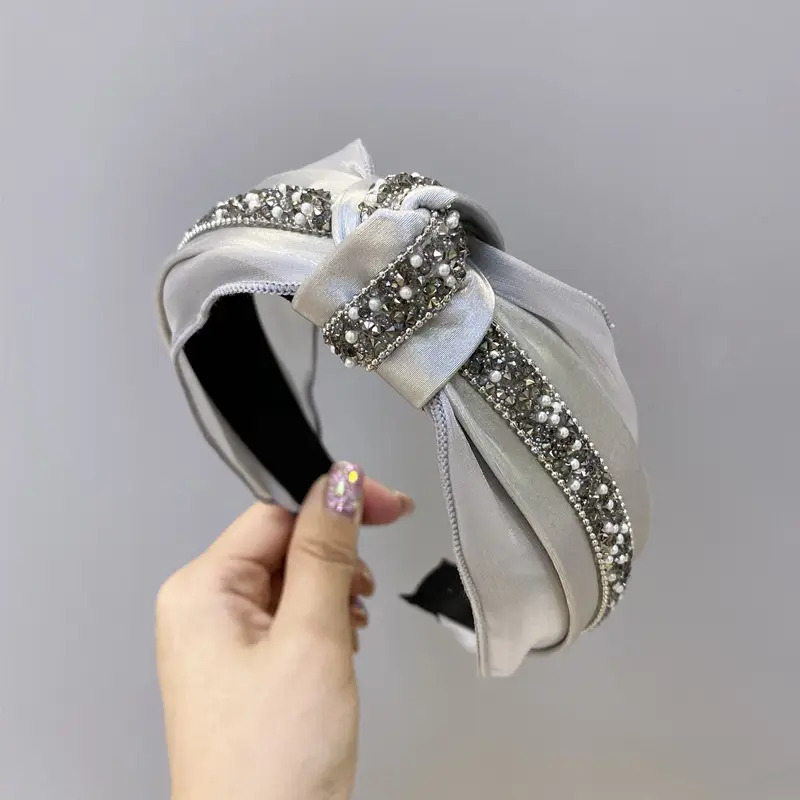 Black Diamond Knotted Headband with Wide Bristle - Image 2