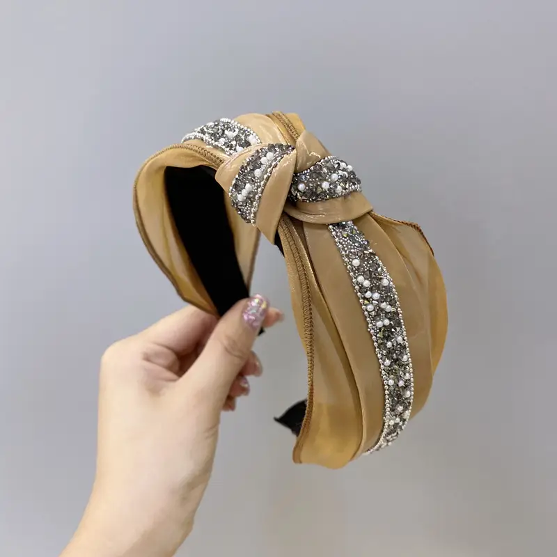 Black Diamond Knotted Headband with Wide Bristle - Image 3