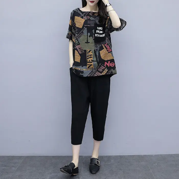 Plus Size Printed Black Capri Pants Set with Printed Top - Image 4