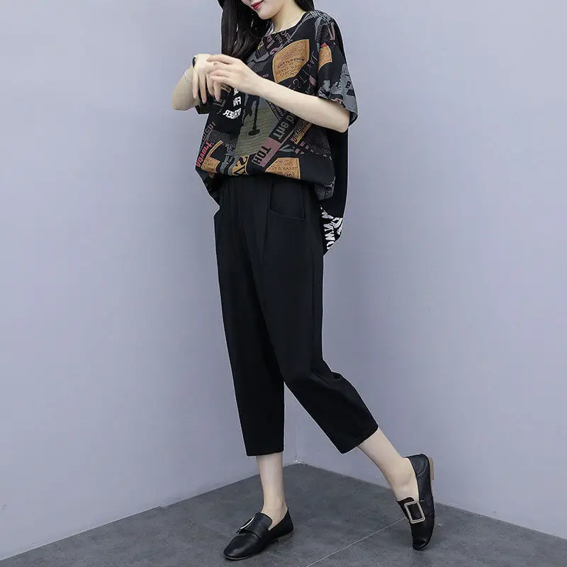 Plus Size Printed Black Capri Pants Set with Printed Top — feature 10