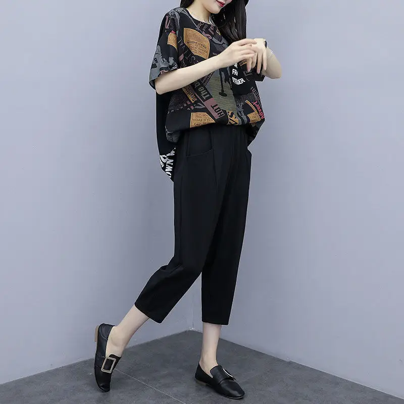 Plus Size Printed Black Capri Pants Set with Printed Top — feature 9