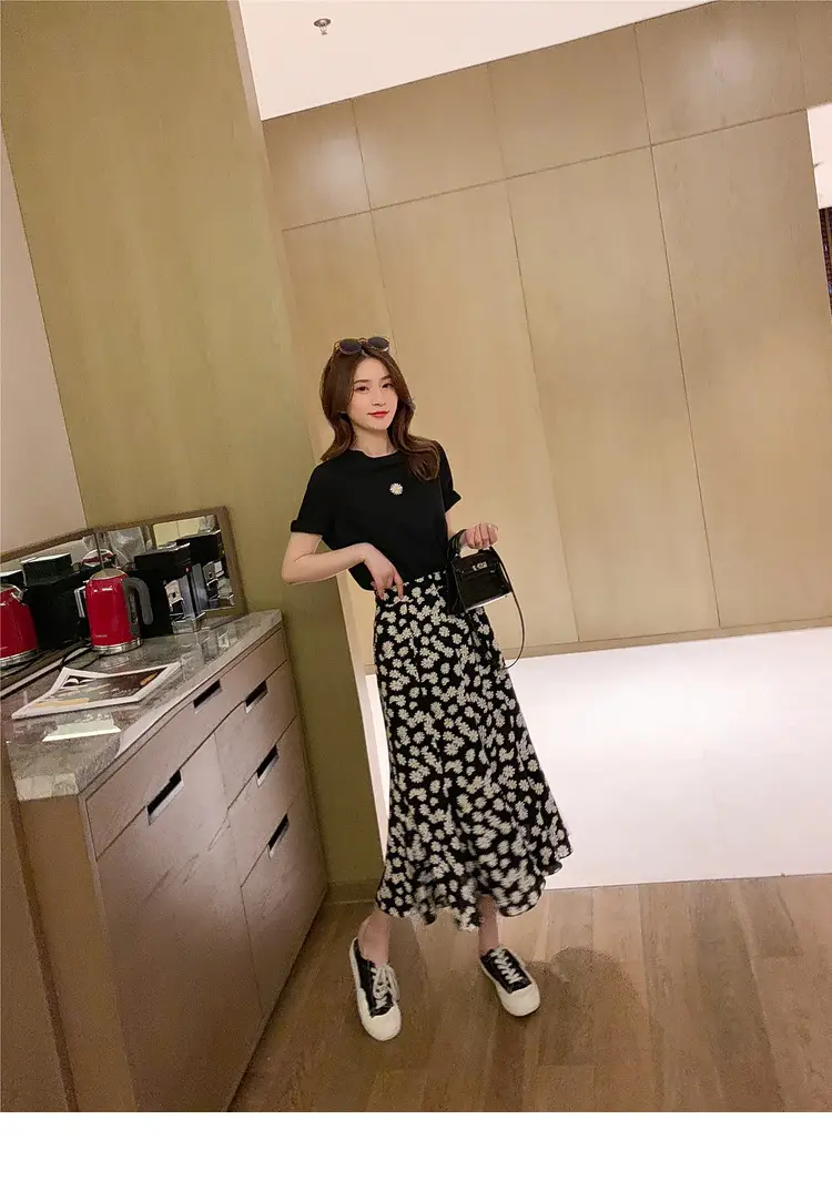 Women Daisy Printed Midi Skirt T-Shirt Set Black — feature 18