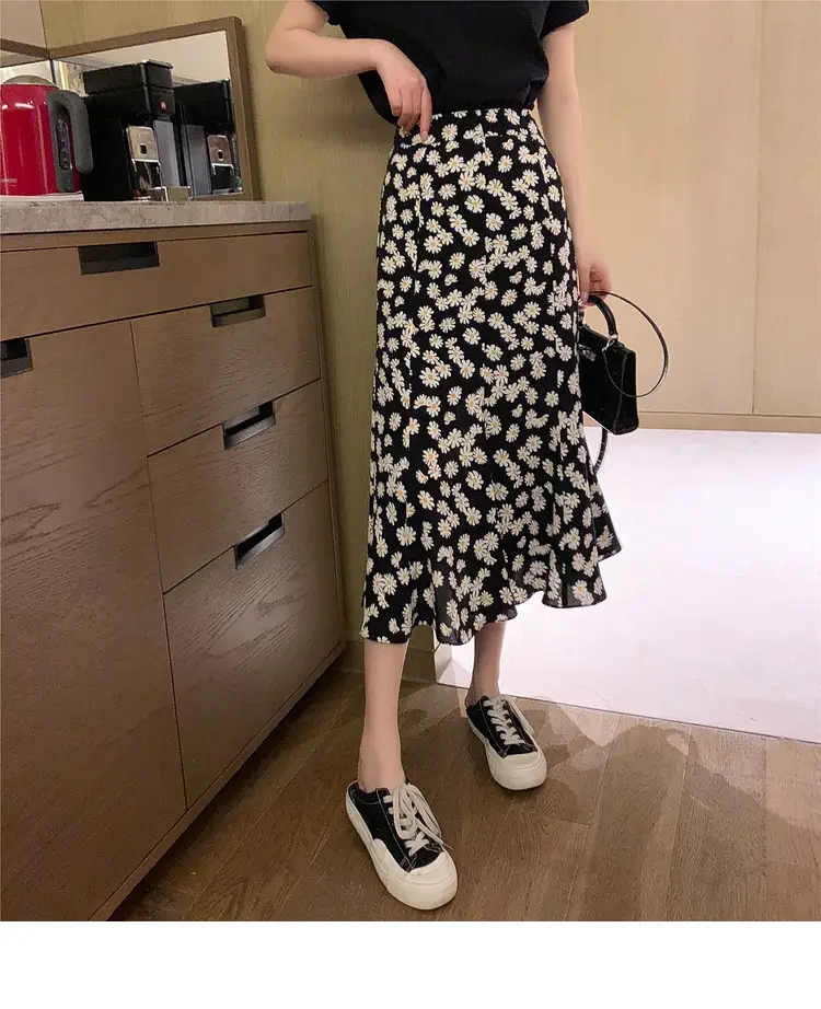Women Daisy Printed Midi Skirt T-Shirt Set Black — feature 22